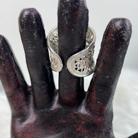 NOVICA Handmade Sterling Silver Flower Ring 'Mae Ping Jasmine' - Floral Openwork Band From Thailand - View #7